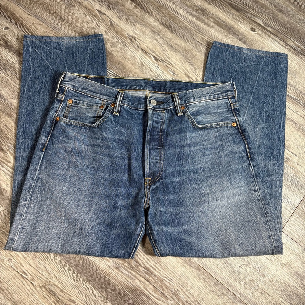 Levi’s Men’s 501 Button Fly Jeans Straight Leg Medium Wash Denim W34xL30
